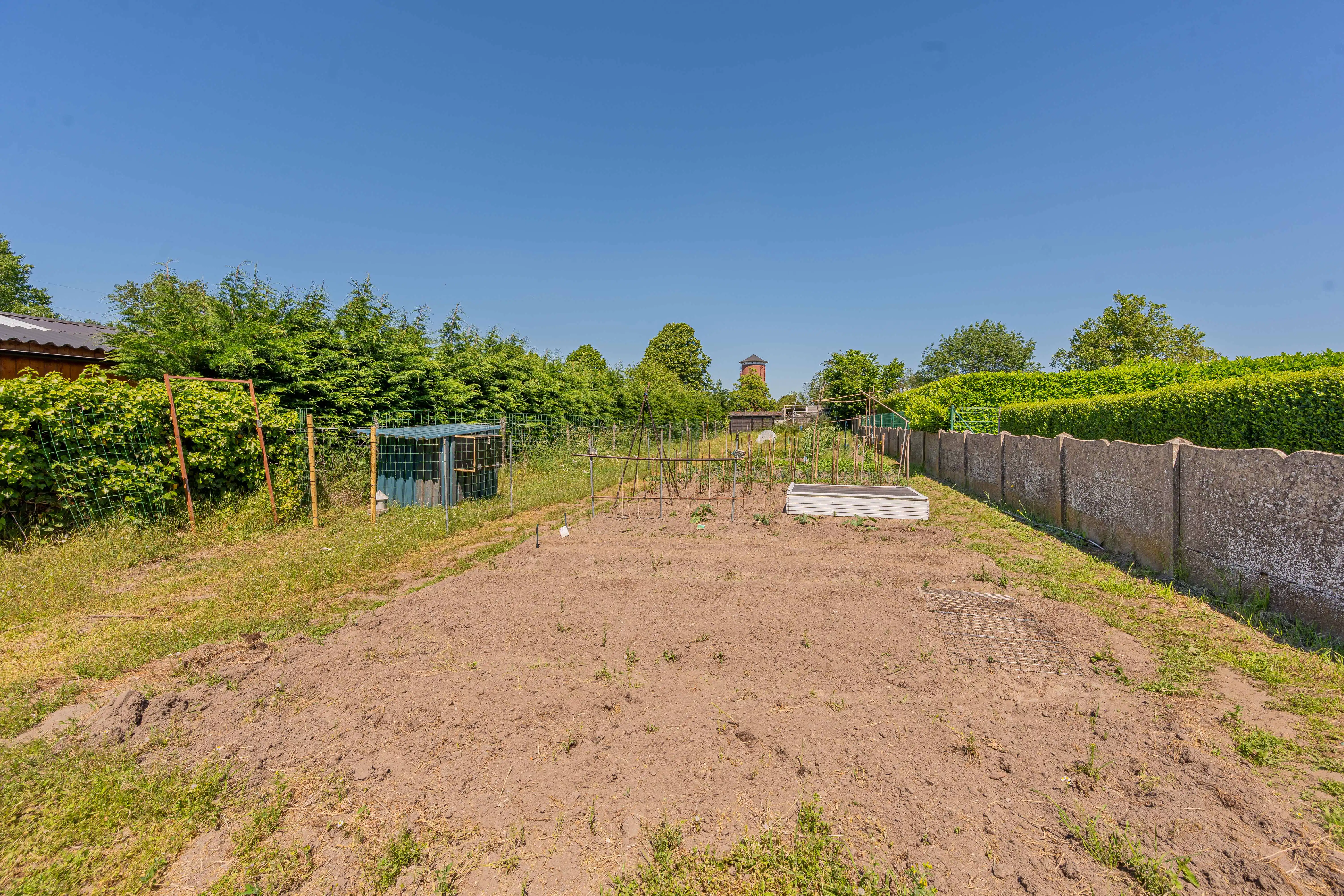 Te renoveren halfopen bebouwing op A-locatie foto 24
