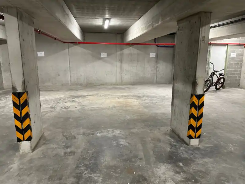 Ondergrondse autostaanplaats te Huur in centrum Rieme foto 5