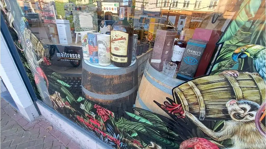 Overname dagbladhandel en drankenspeciaalzaak in Sijsele Damme foto 11