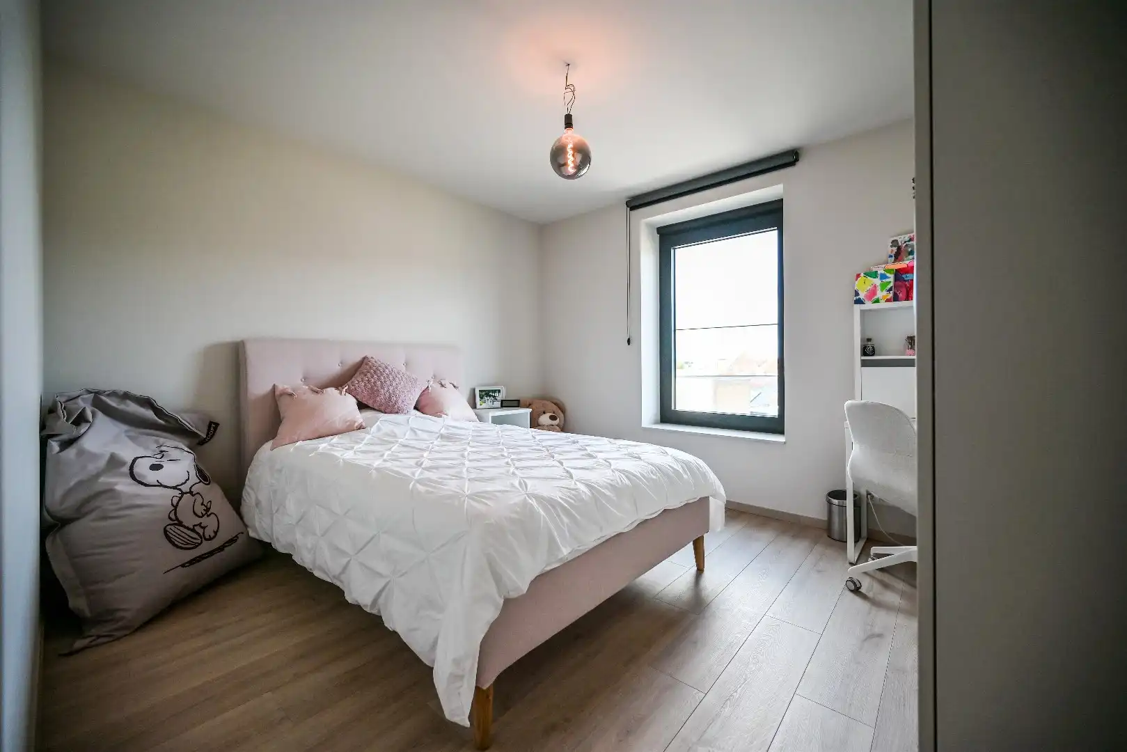 Appartement met 2 slaapkamers, terras en autostaanplaats te centrum Maldegem foto 6