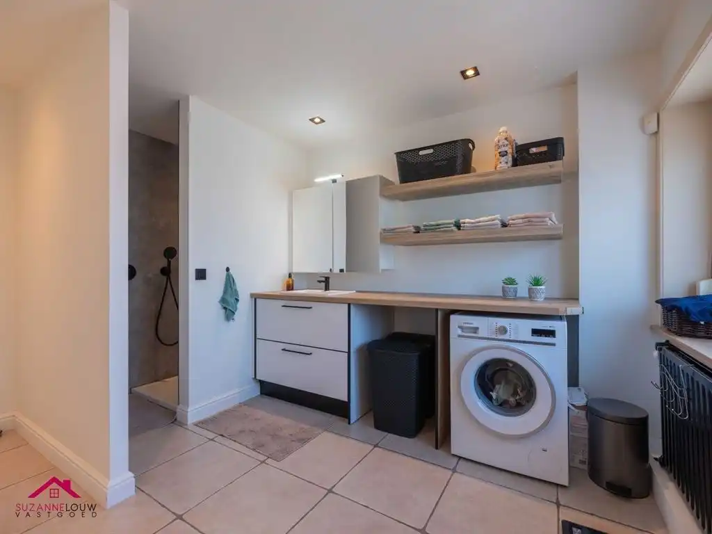 Instapklare woning met handelsruimte in gesloten bebouwing foto 31