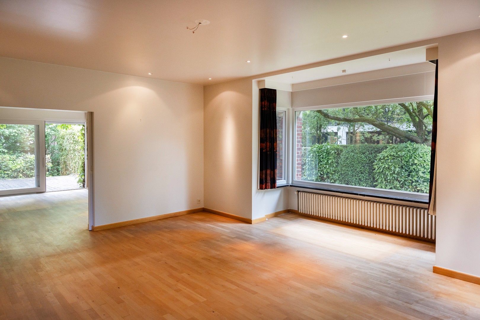 Statige villa met 5 slaapkamers en mooie, volwassen tuin. foto 4