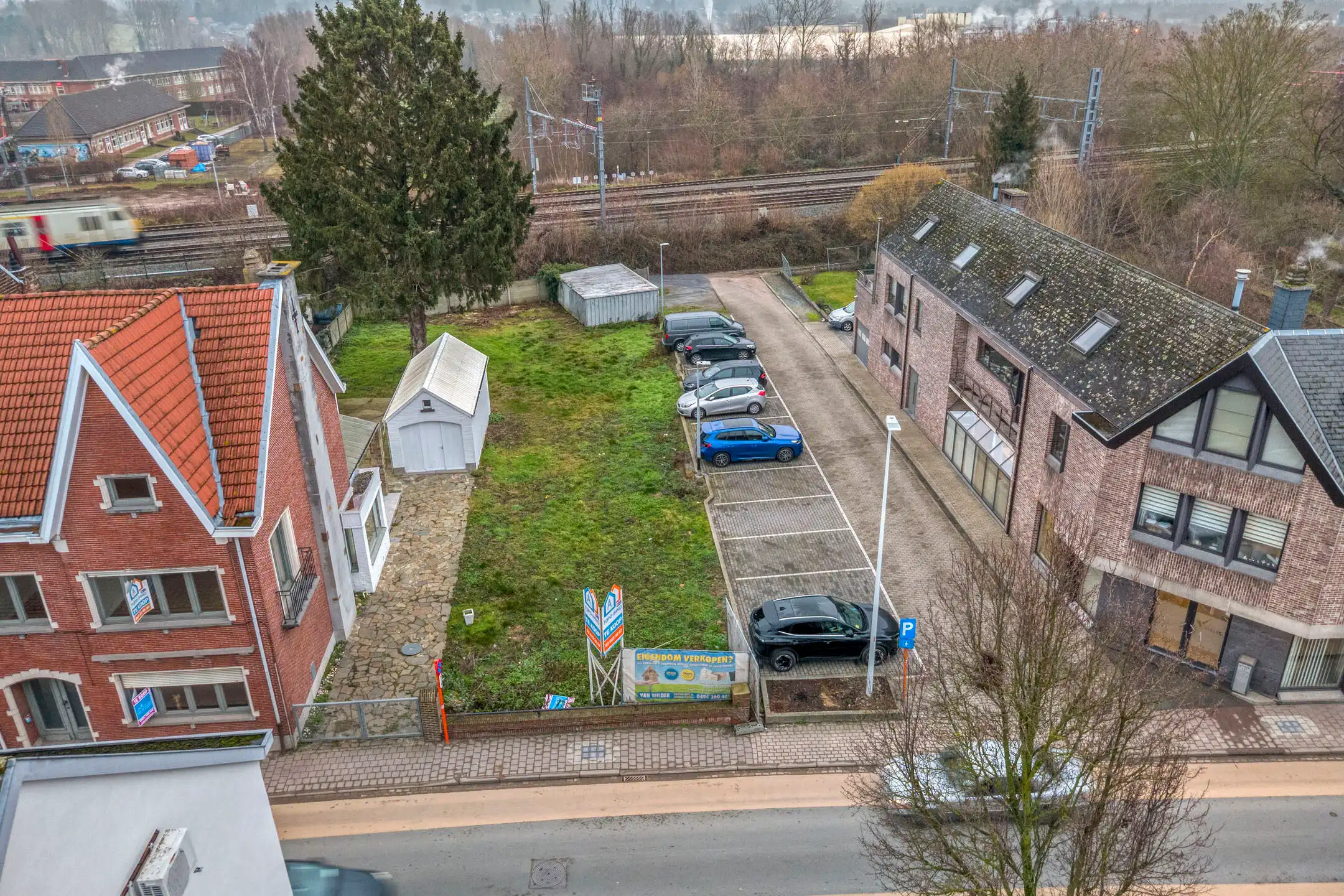 Bouwgrond te koop in Denderleeuw foto {{pictureIndex}}