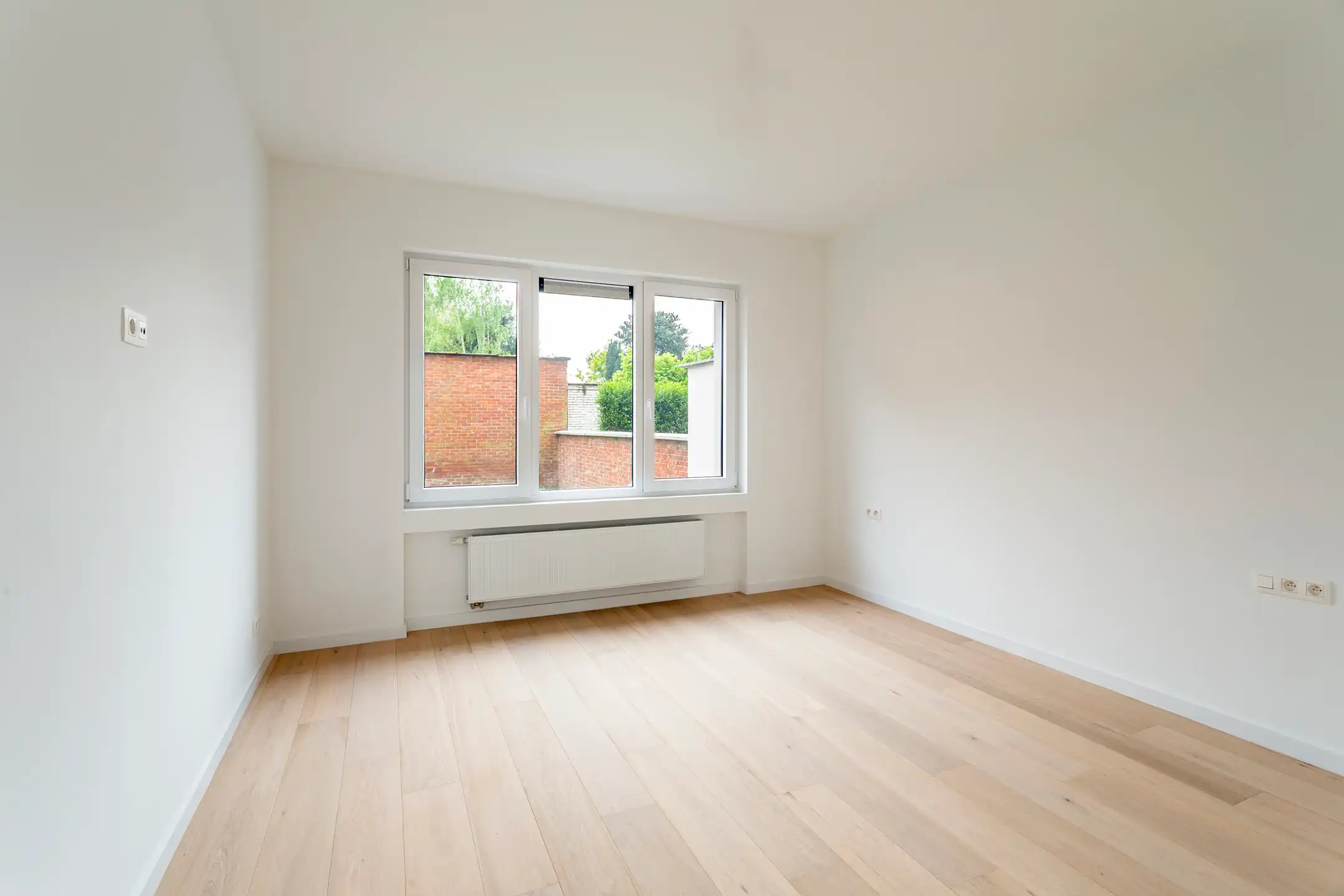 Prachtig gerenoveerd 2 slpk app met aangename tuin foto 14