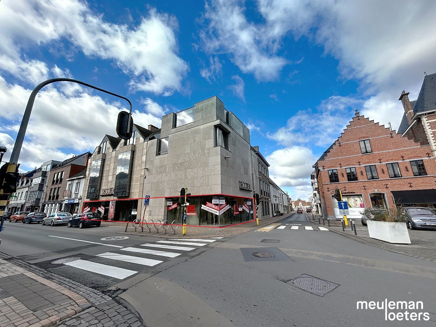 Unieke winkelruimte in het commercieel centrum foto 22