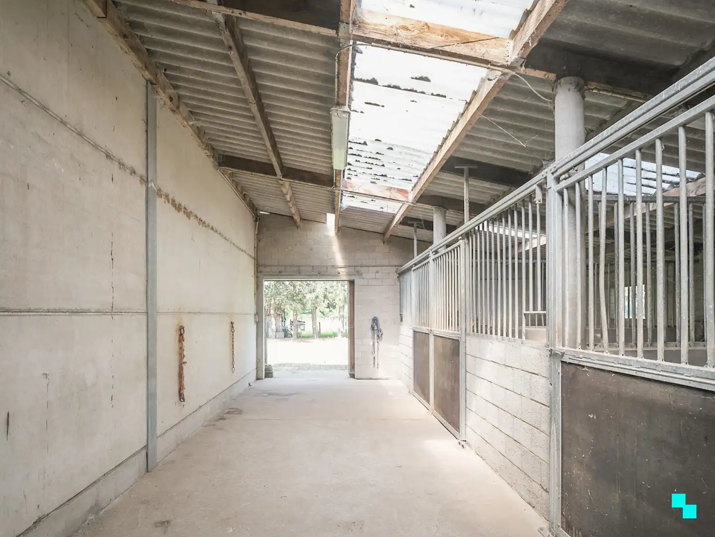 Charmante woning met magazijn te Balegem foto 23