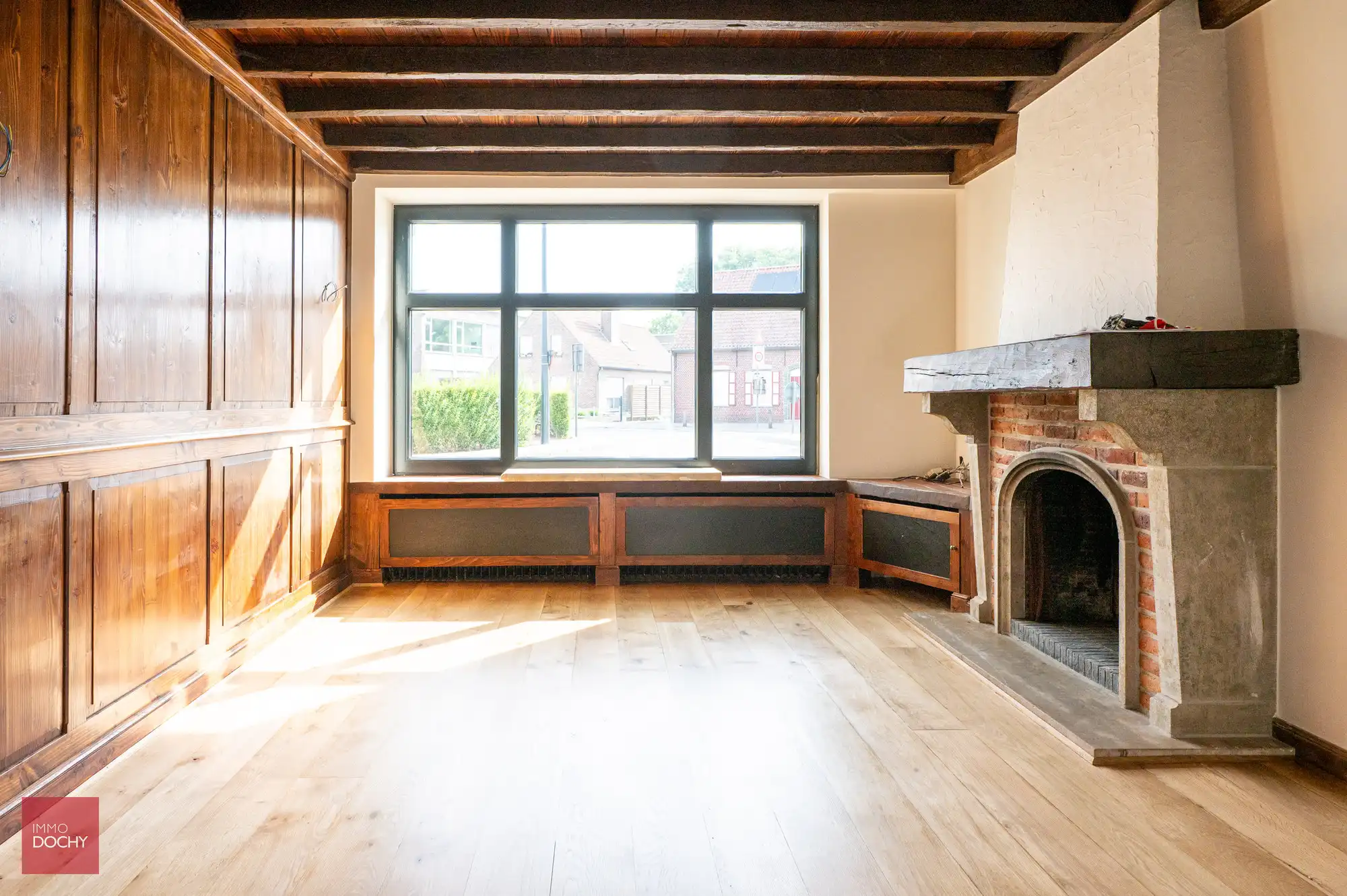 Volledig gerenovereerd herenhuis met garage foto 3