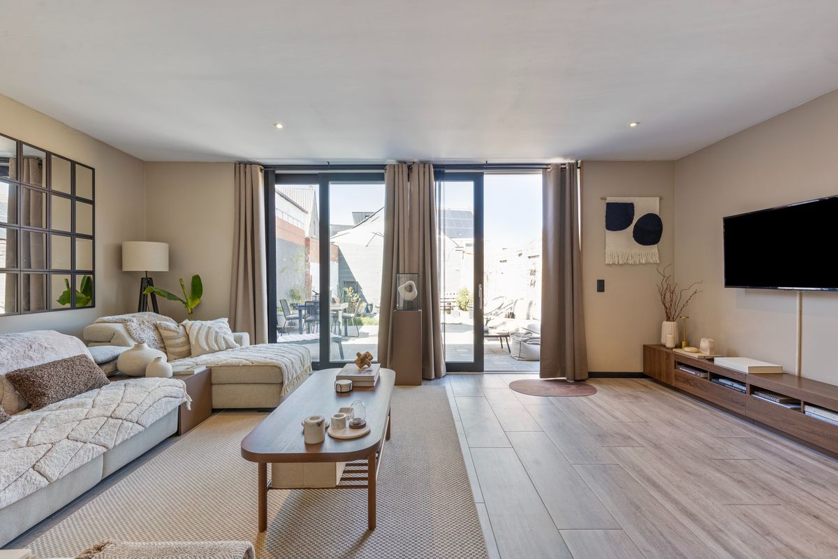AANTREKKELIJKE woning in het hartje van Dudzele met 3 slaapkamers en tuintje foto 2