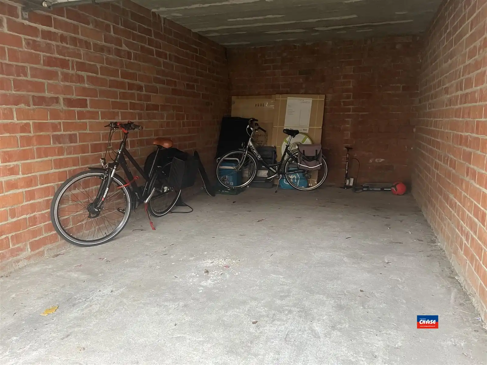 TE KOOP Garagebox Distelvinklaan foto 4