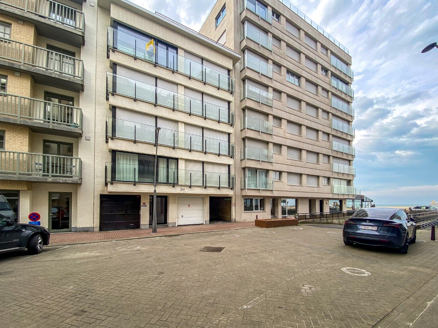 Kwalitatief gerenoveerd 2-slaapkamerappartment met zijdelings zeezicht en terras te Oostduinkerke-Bad foto 16