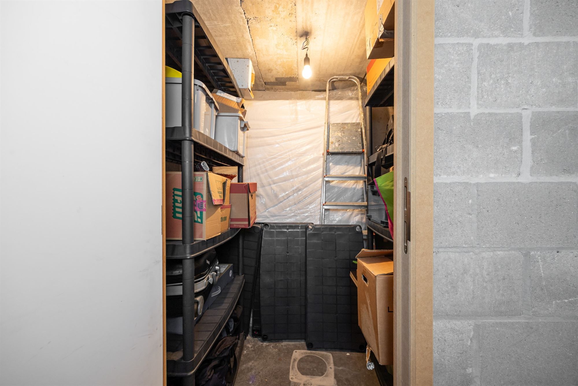 Instapklaar appartement met terras te Mechelen foto 12