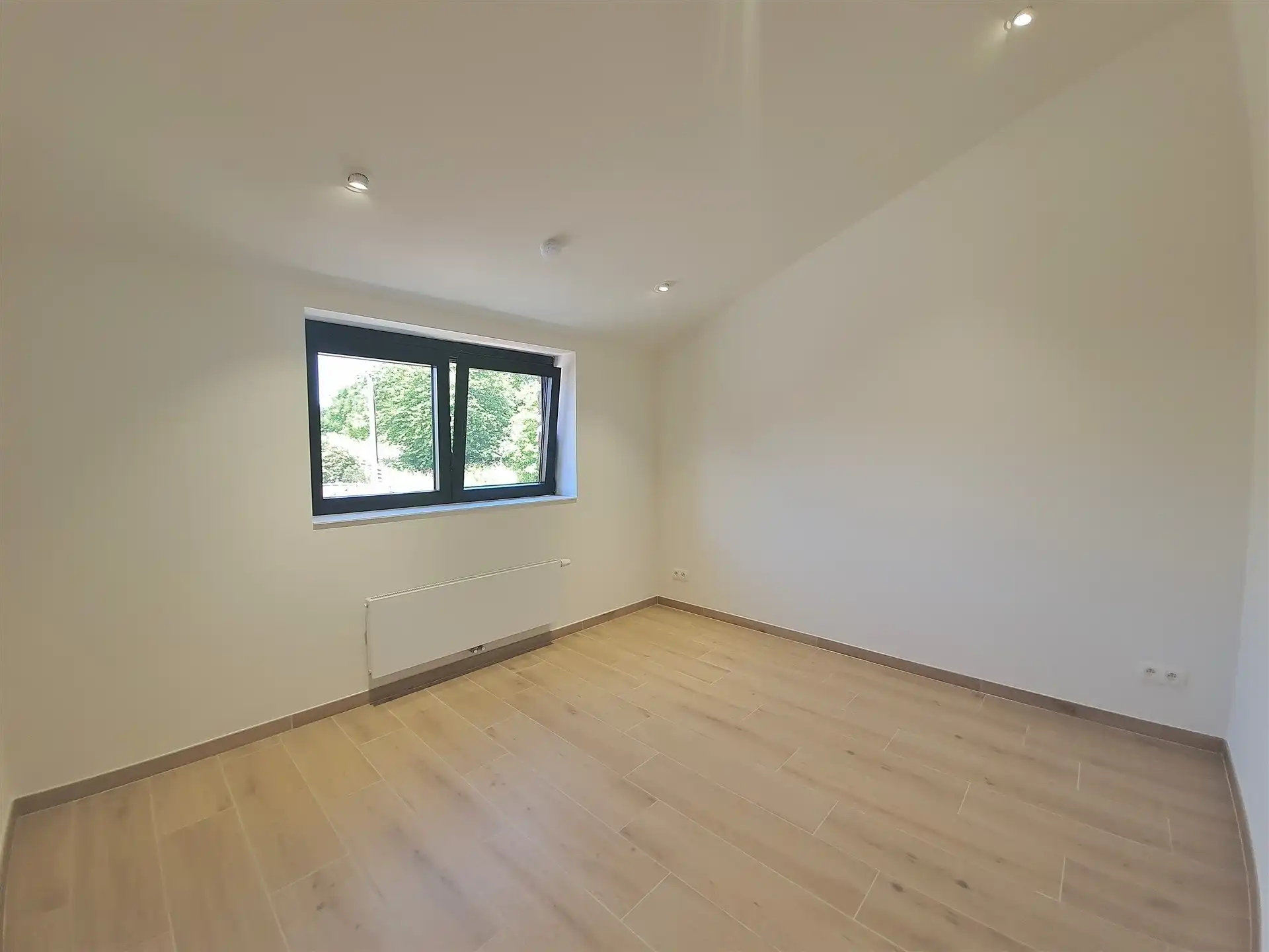 Woning met 3 slaapkamers en tuin op toplocatie foto 12