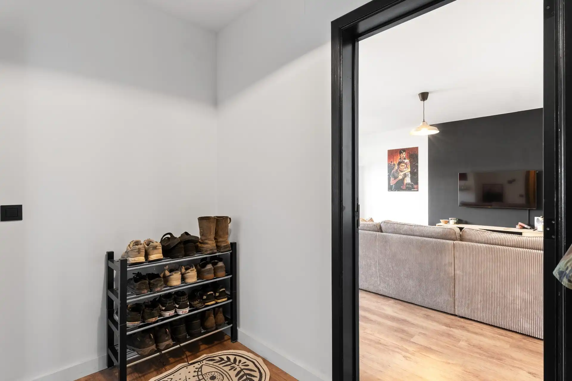 Volledig vernieuwd appartement met lichtrijke leefruimte en rustig terras foto 9