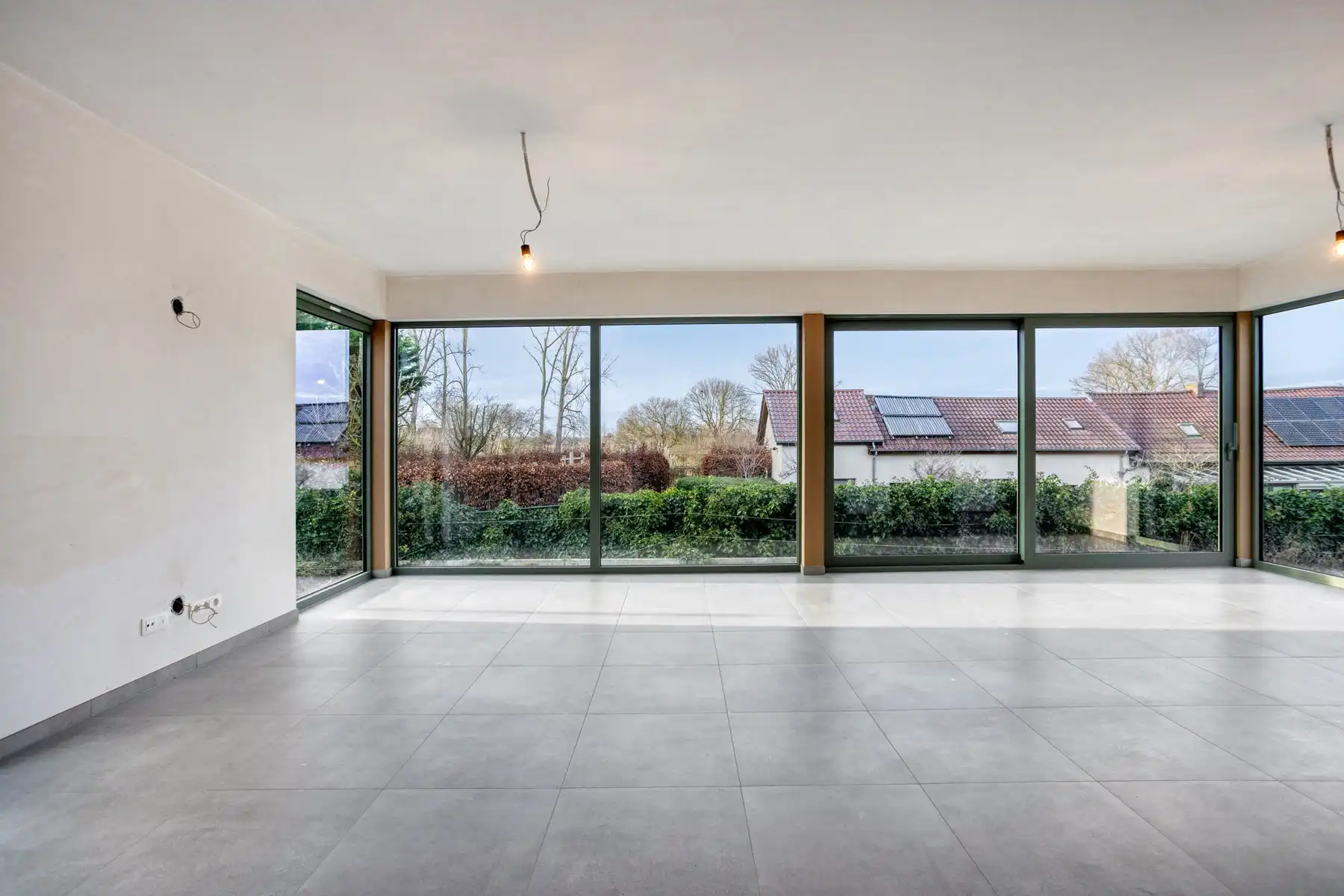 Afgewerkte nieuwbouwwoning met 4 slaapkamers foto 5