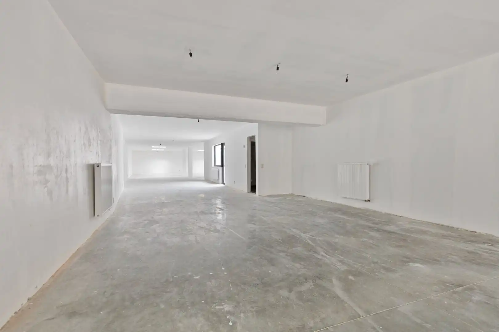 Ruime handelspand van 243 m² centraal gelegen in Mol centrum !  foto 7