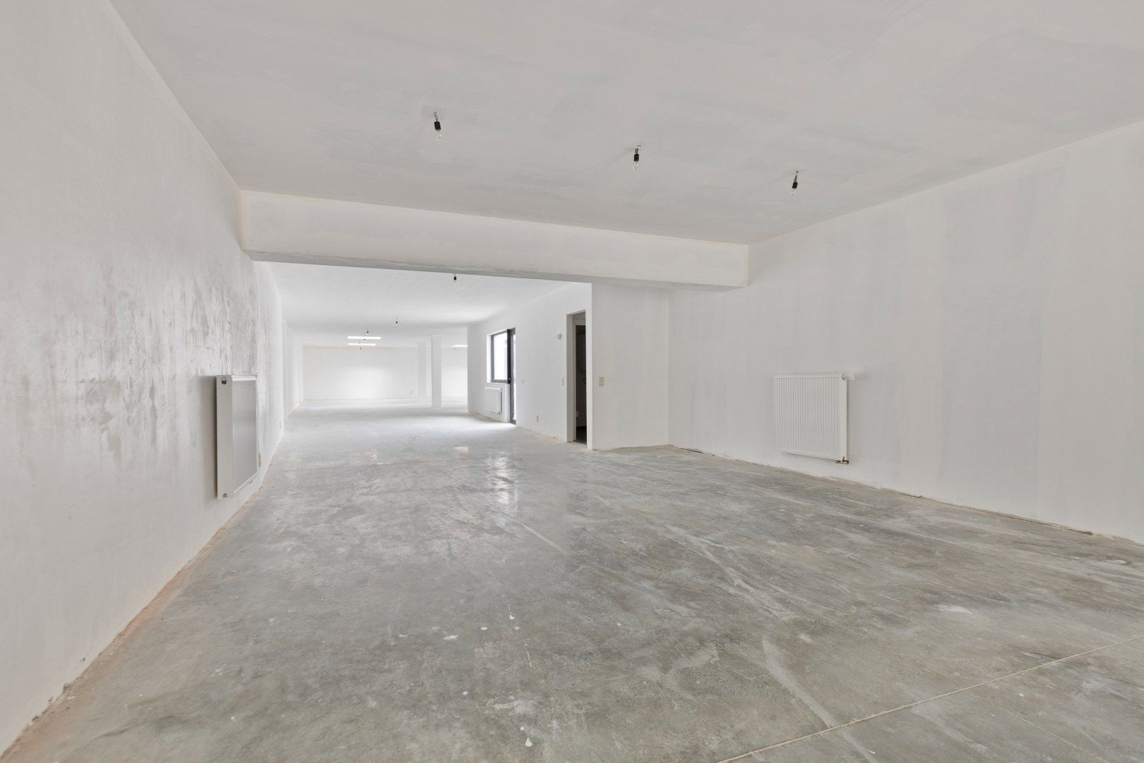 Ruime handelspand van 243 m² centraal gelegen in Mol centrum !  foto 7