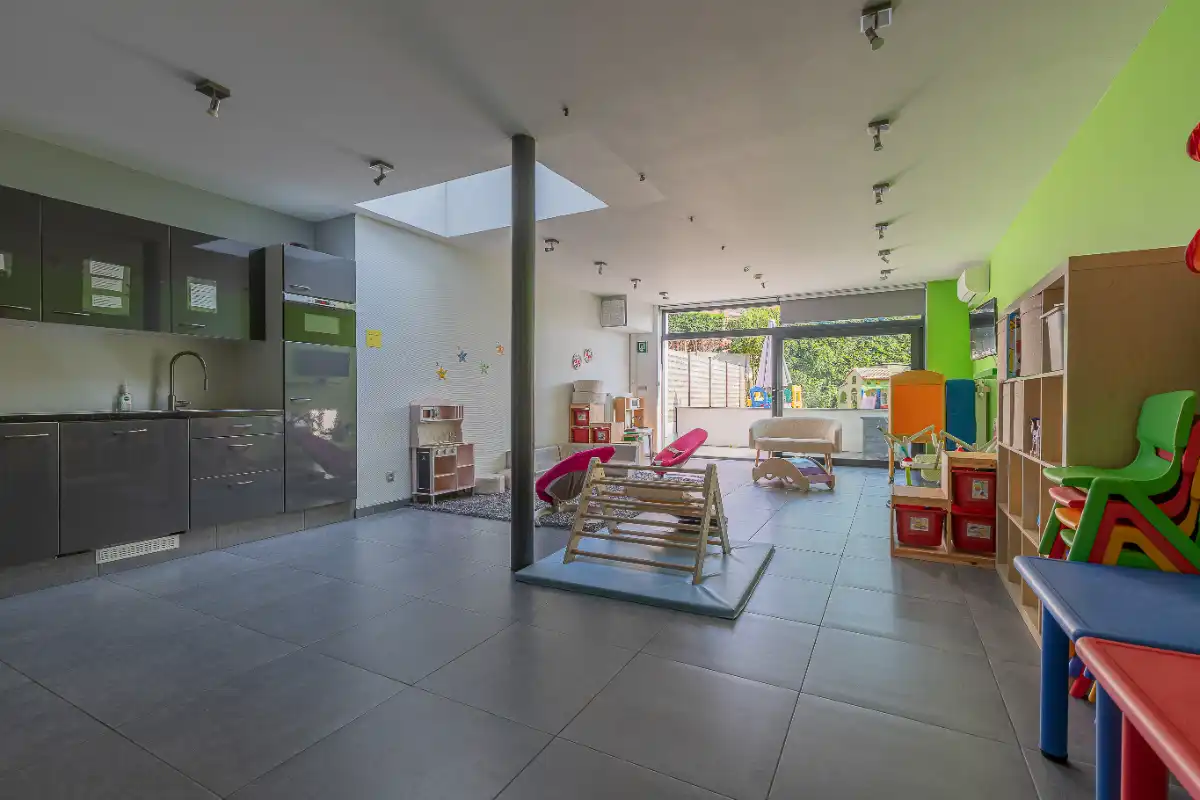 Multifunctioneel pand met praktijkruimte en instapklaar duplexappartement foto 4