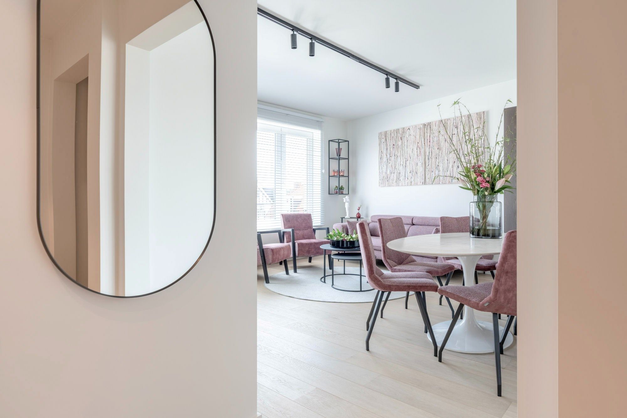 Rustig gelegen volledig gerenoveerd appartement met een open zicht over de villa's. foto 15