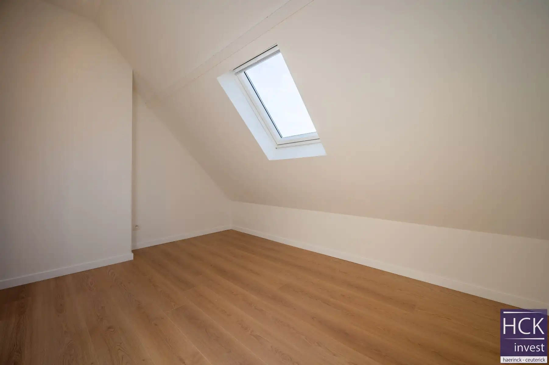 GENT - Nieuw gerenoveerde woning vlakbij St. Pieters station! foto 14