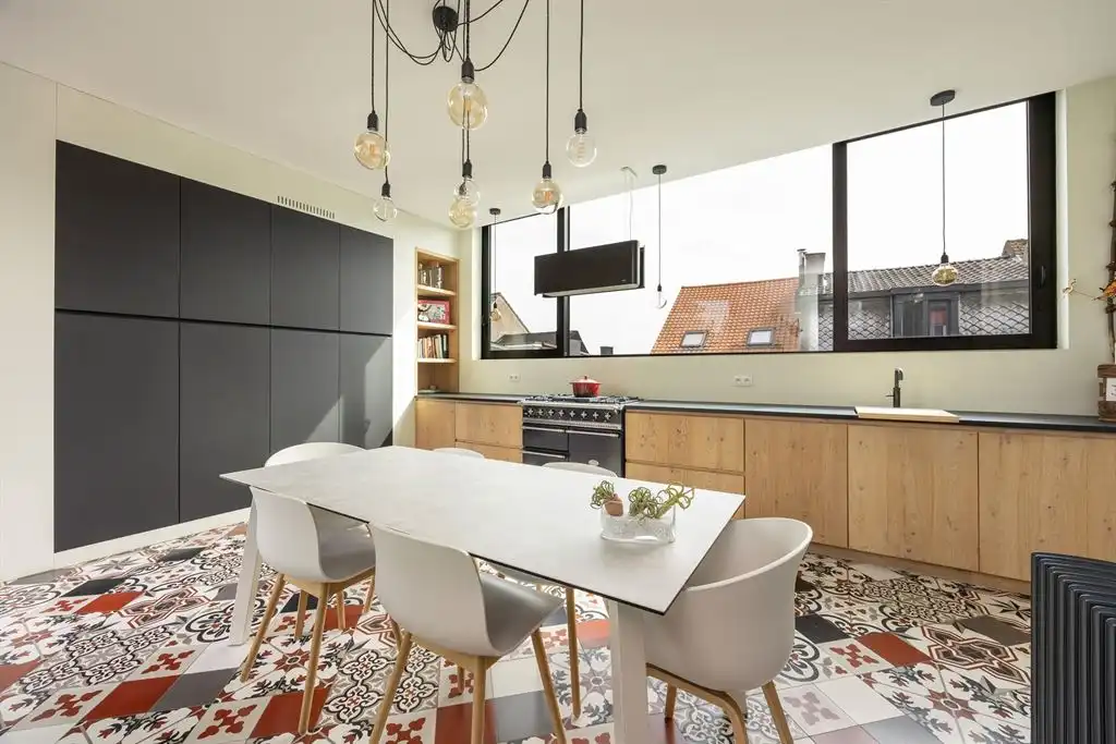 Unieke woning met eclectische gevels en dakterras foto 4