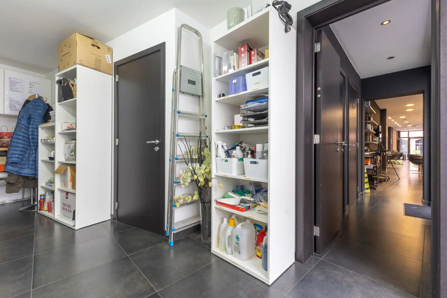 Gunstig gelegen commerciële gelijkvloers in centrum Halle foto 8