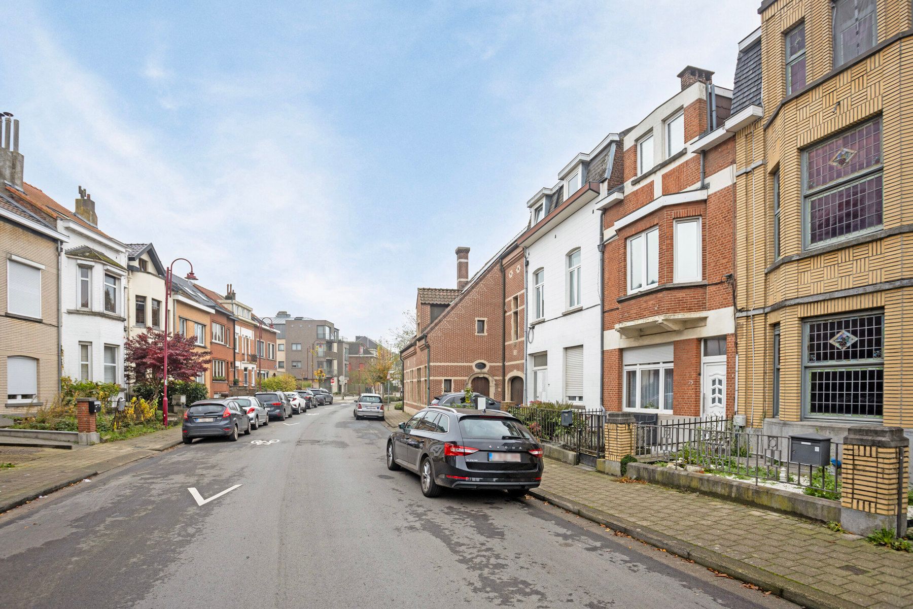 Gunstig gelegen pand met 4 slaapkamers en tuin foto 3