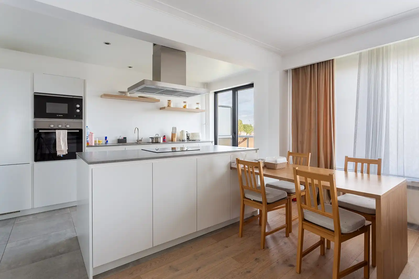 Mooi gerenoveerd 3-slaapkamerappartement met 2 terrassen, garage en 2 kelderbergingen foto 7