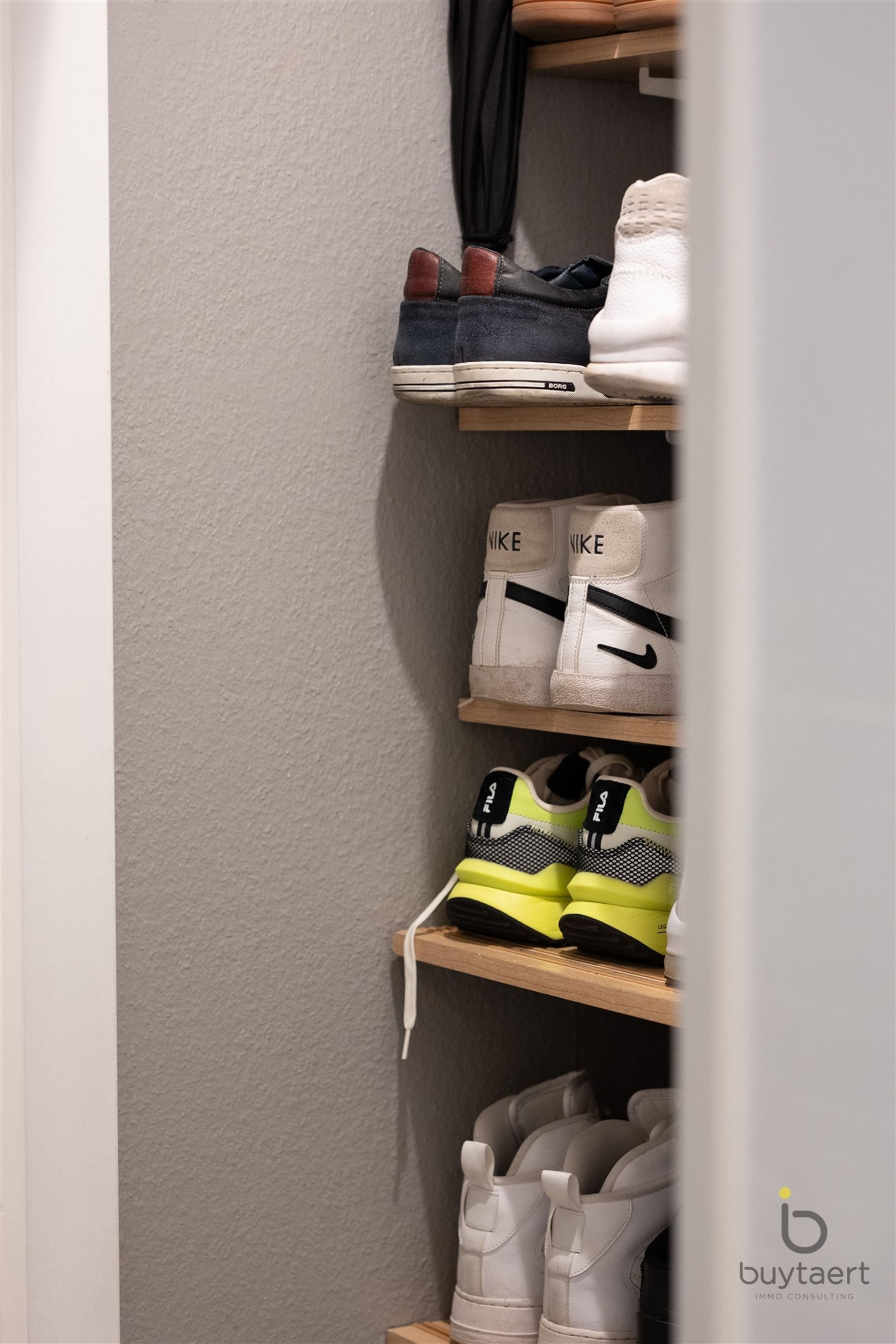 Gerenoveerd drie slaapkamer appartement te Hoboken. foto 24