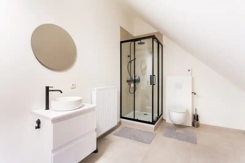 Ruime gerenoveerde woning in hartje Essen foto 28