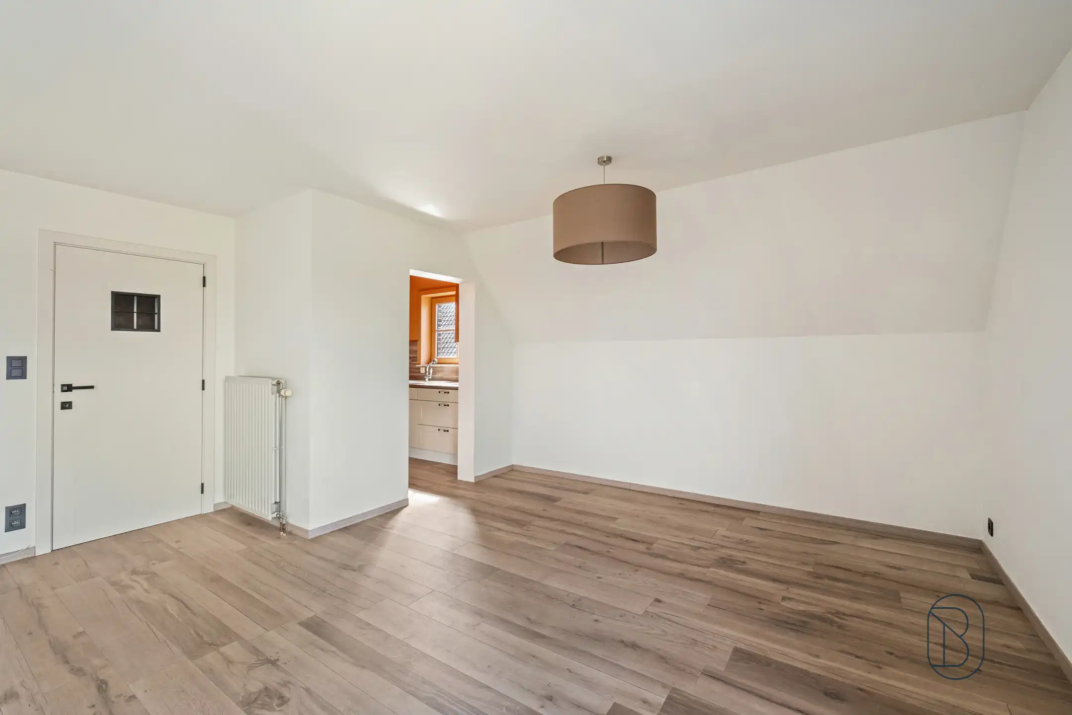 Instapklaar 2-slaapkamerappartement met garage in Harelbeke foto 5