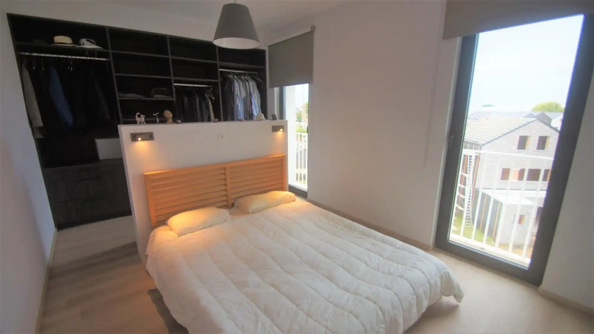 Luxueus en ruim nieuwbouwapp. met 2 slpks, terras en autostaanplaats foto 6