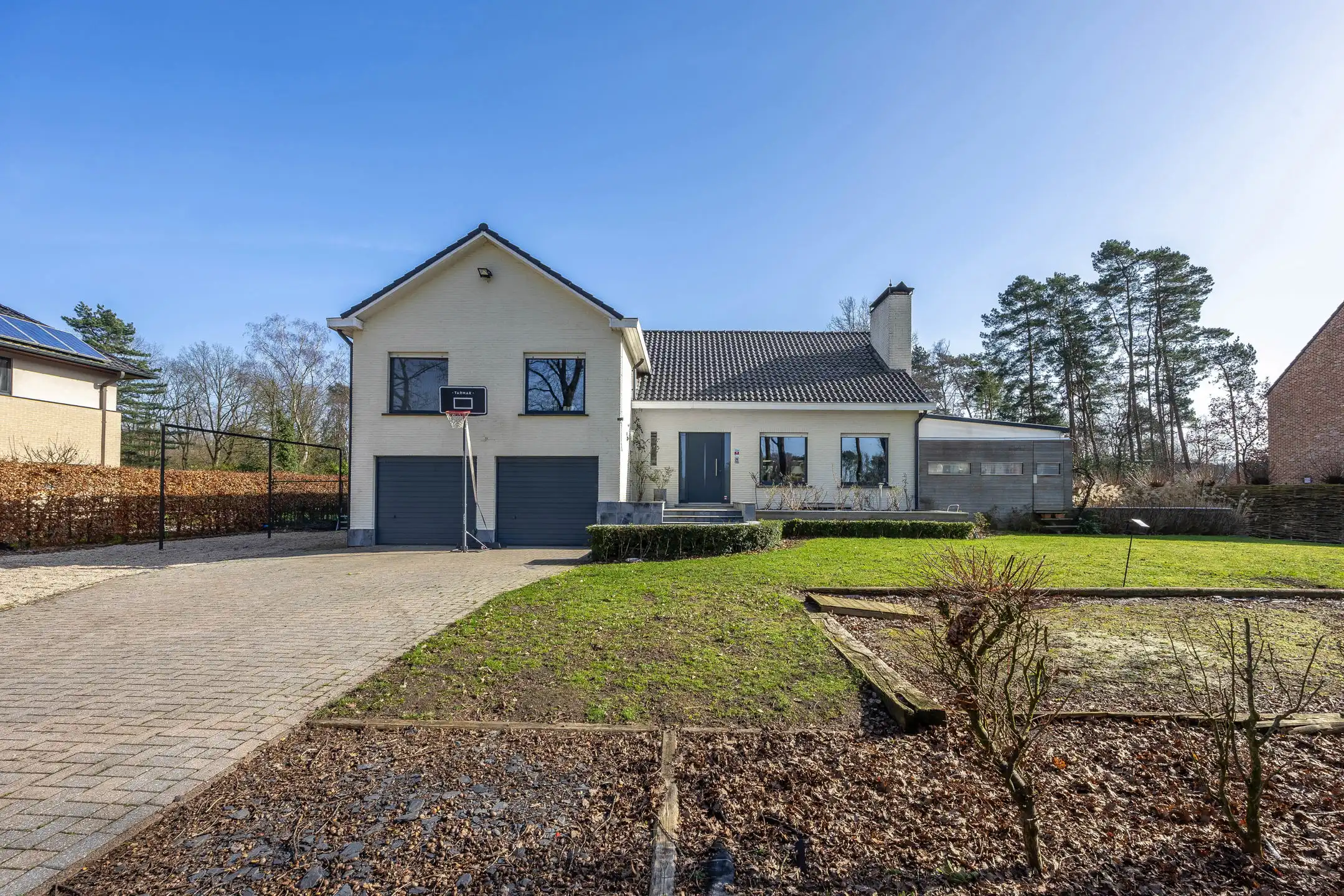 Ruime woning in rustige en groene omgeving foto 2