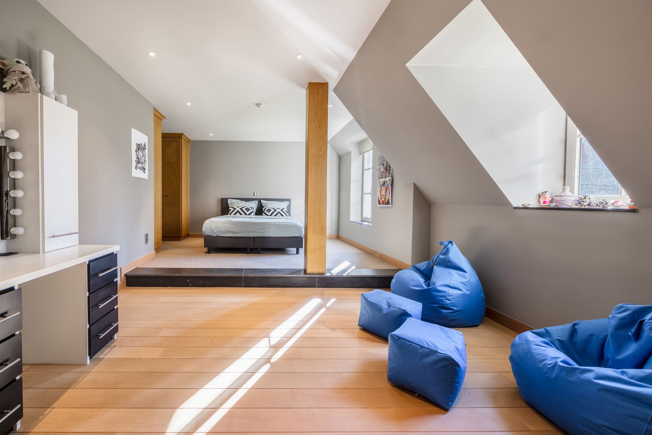 Exclusieve kasteelhoeve met zwembad op 2,7 ha grond, grenzend aan natuurgebied foto 33