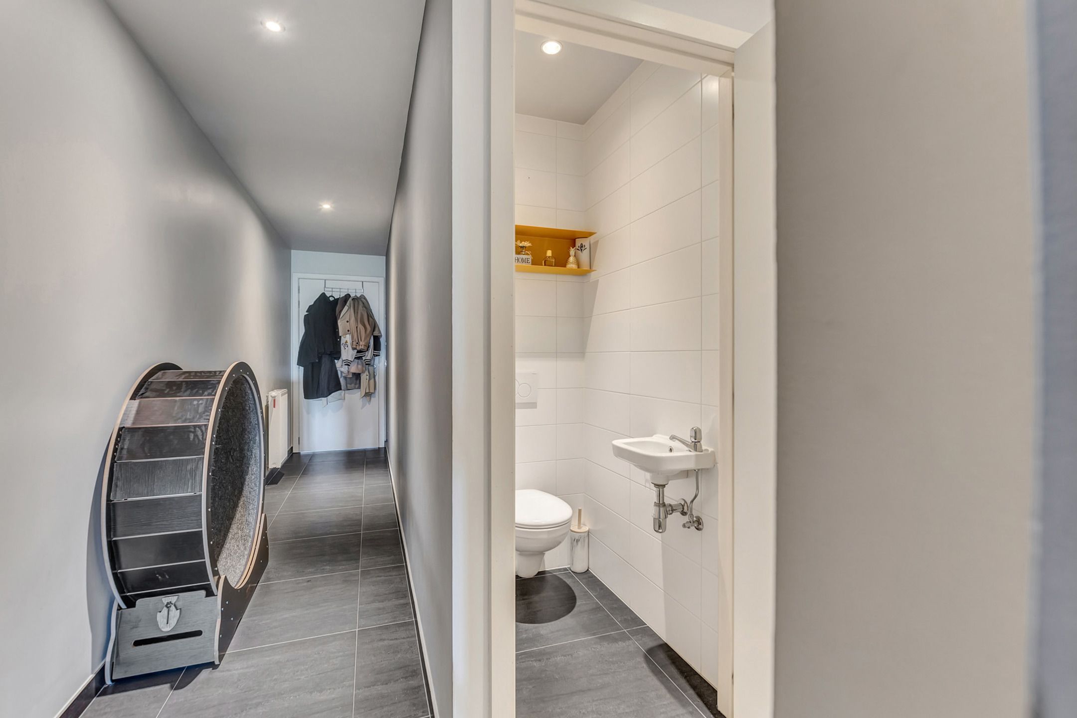 Instapklaar appartement met ruim terras en autostaanplaats foto 16