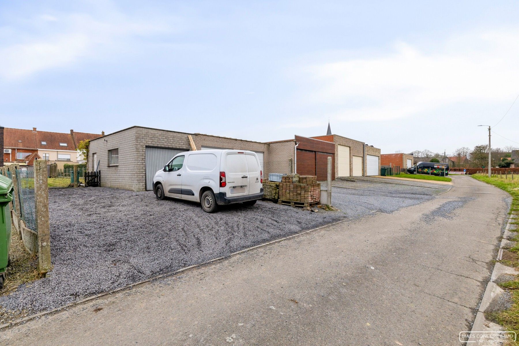 Af te werken te koop woning in het centrum van Ingooigem foto 12