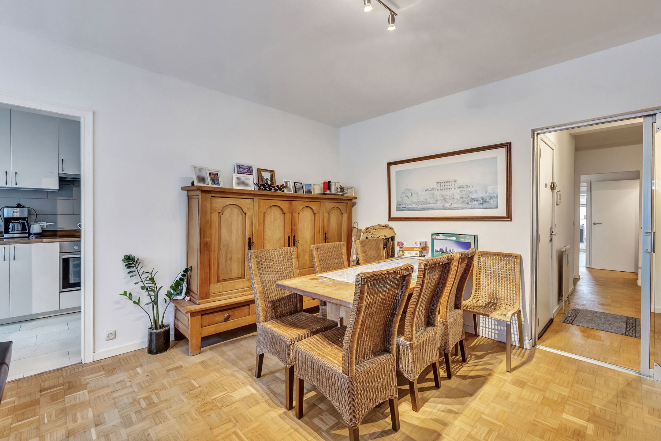 Tweeslaapkamer appartement met garage op toplocatie! foto 5