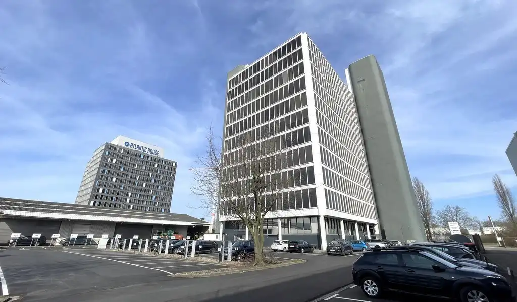 Kantoren te huur met prachtig uitzicht over de haven van Antwerpen foto {{pictureIndex}}