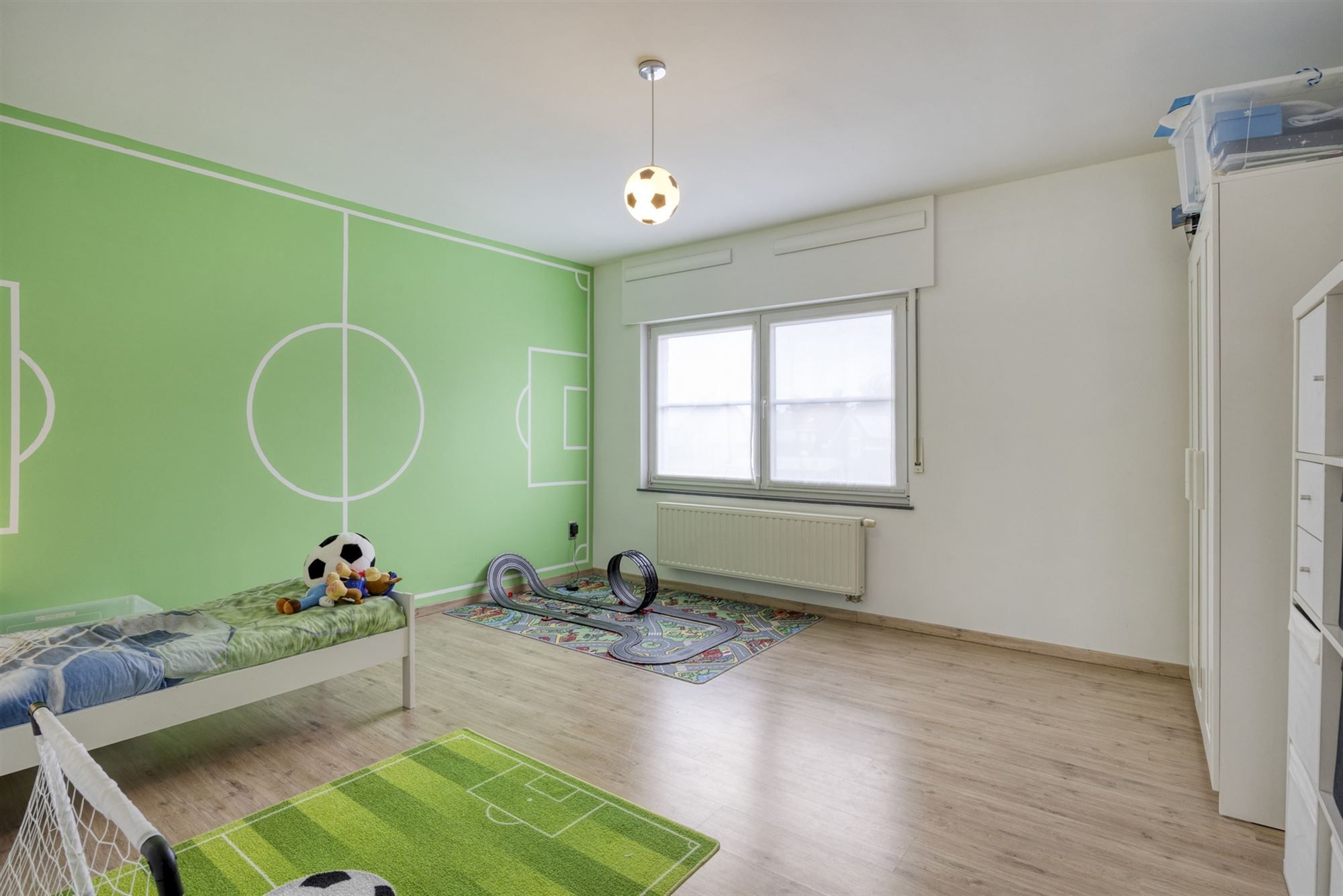 Ruime energiezuinige gezinswoning met 4 slaapkamers foto 27