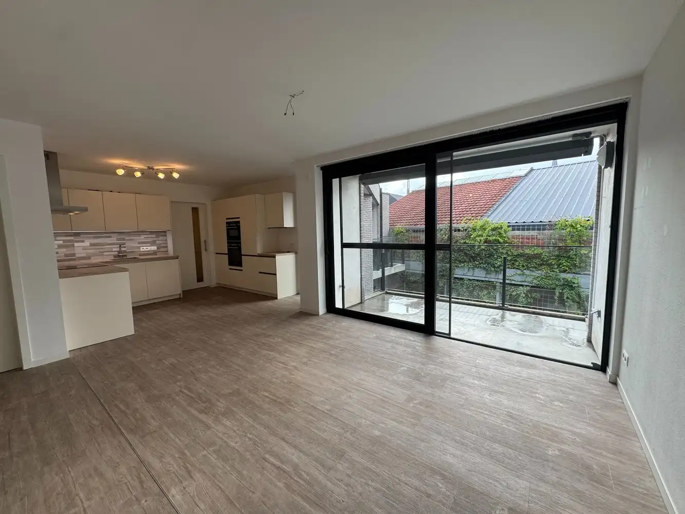 Ruimte om te wonen, terrassen om te genieten in het centrum van Lanaken foto 5