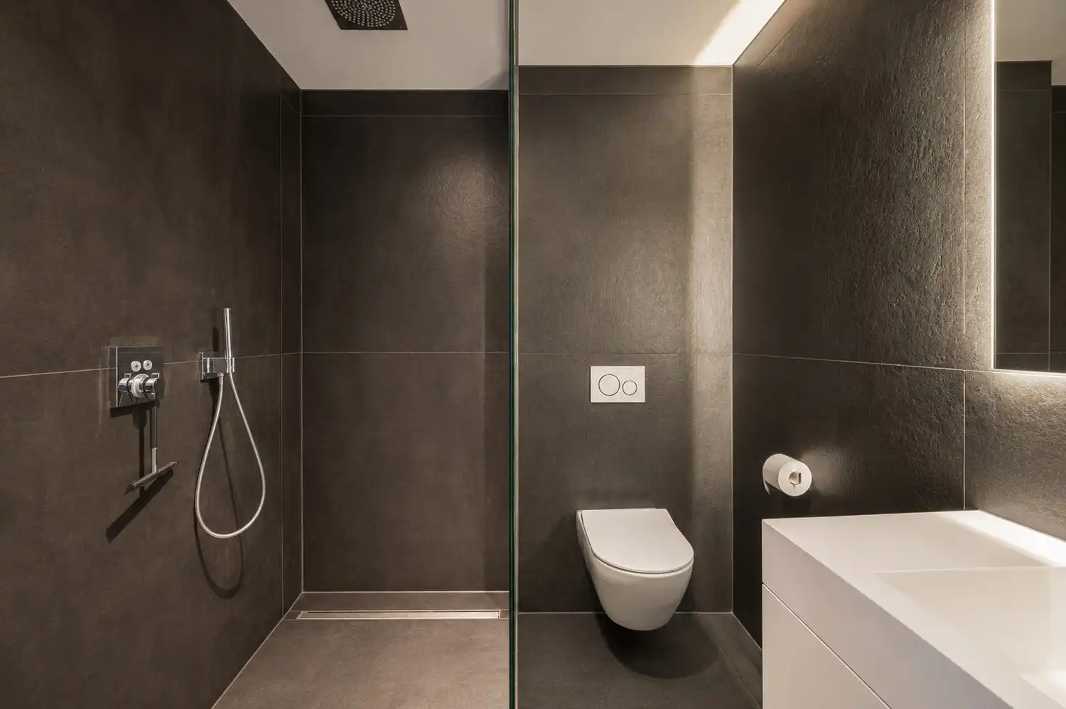 Exclusieve recente villa met verwarmd zwembad, vier garages en inclusief bouwgrond van 10a in een groene omgeving foto 30