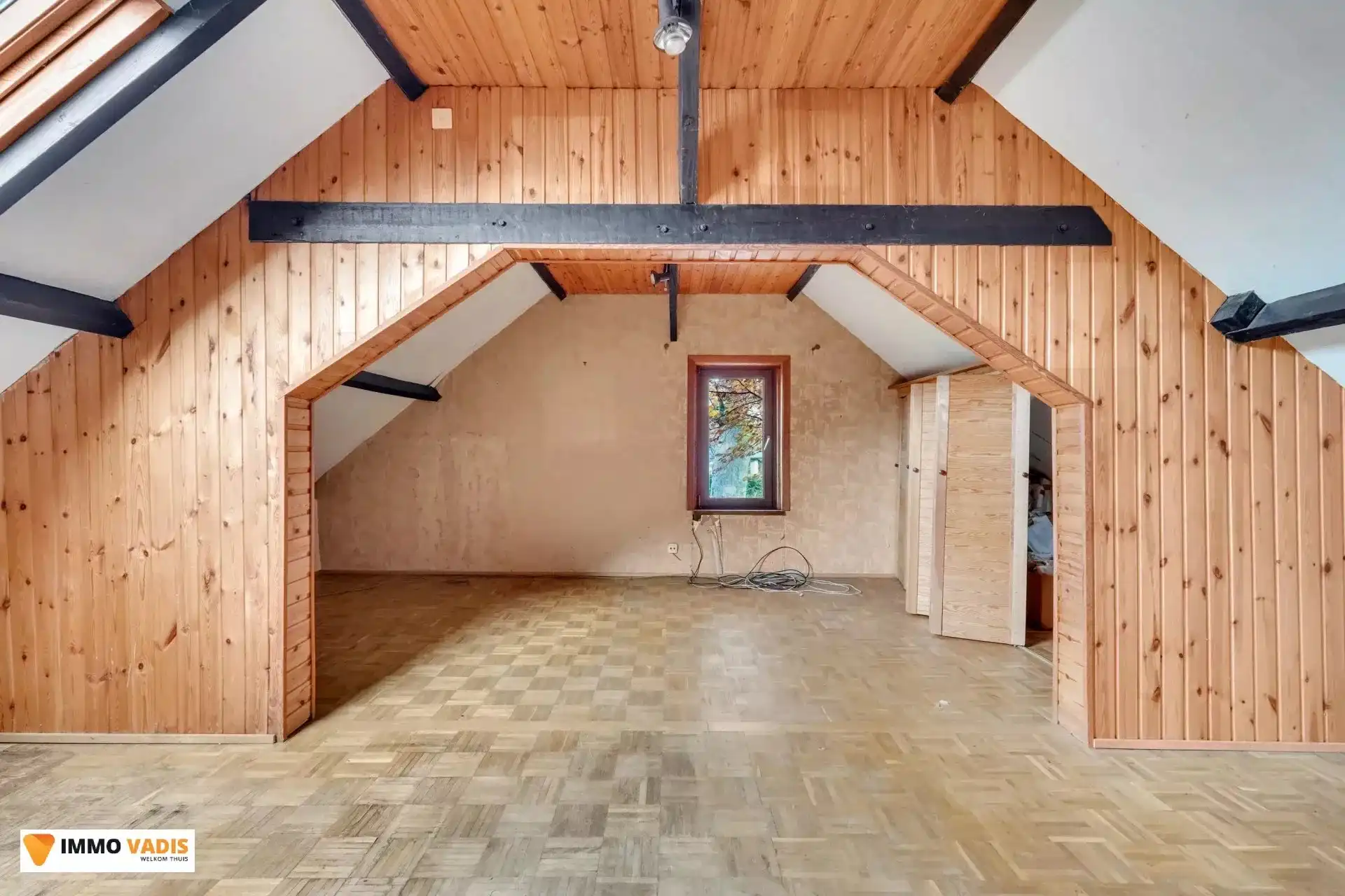 Woning met vijf slaapkamers en inpandige garage foto 13