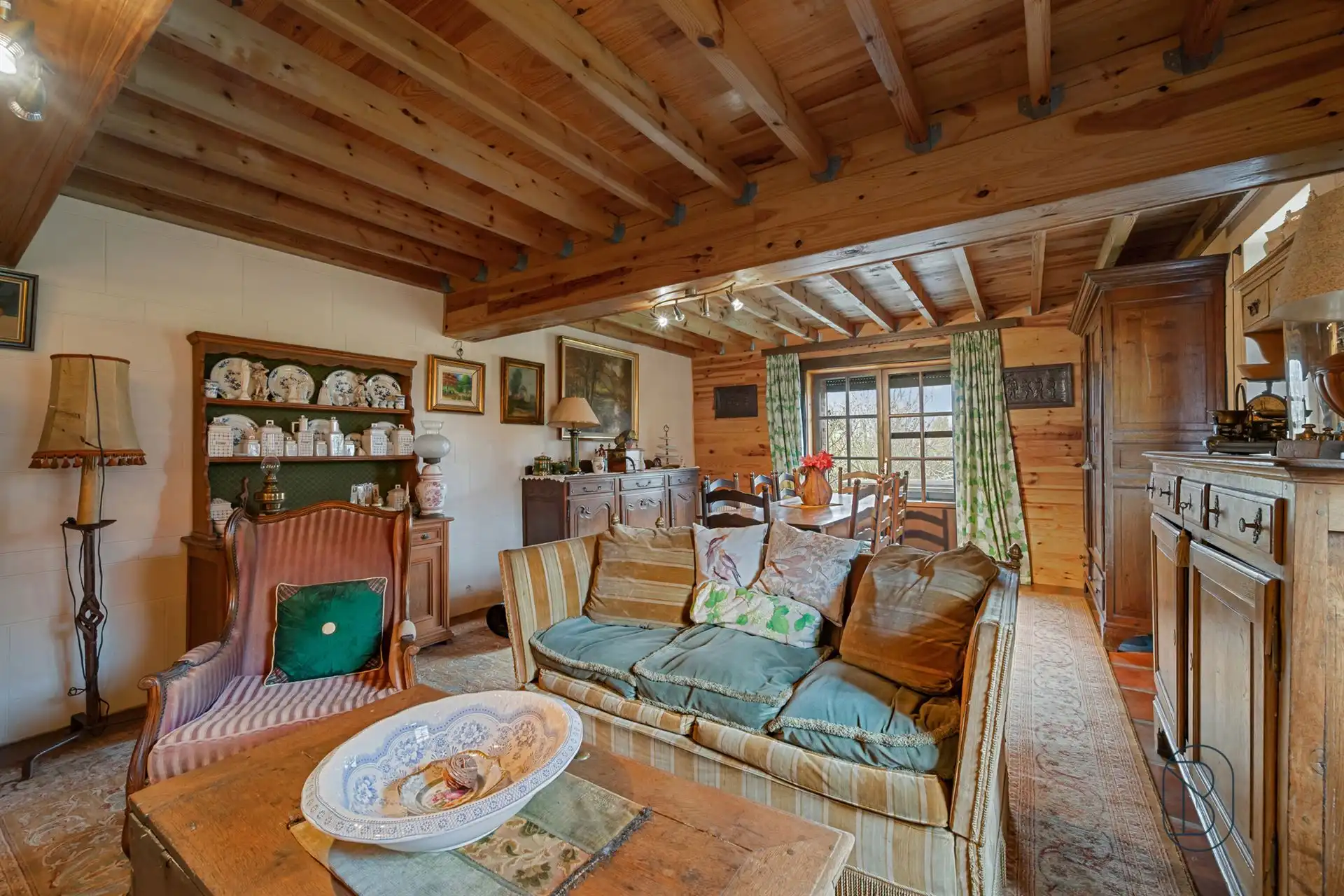 Charmante woning en bijgebouwen, met een prachtig zicht! foto 9