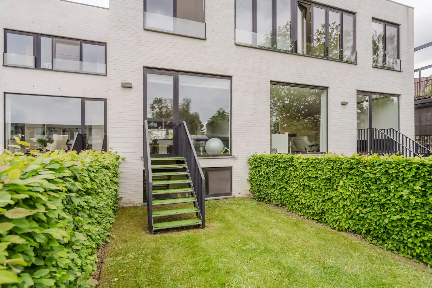 BIJZONDERE LOFT MET PRIVÉTUIN EN ZWEMBAD foto 19