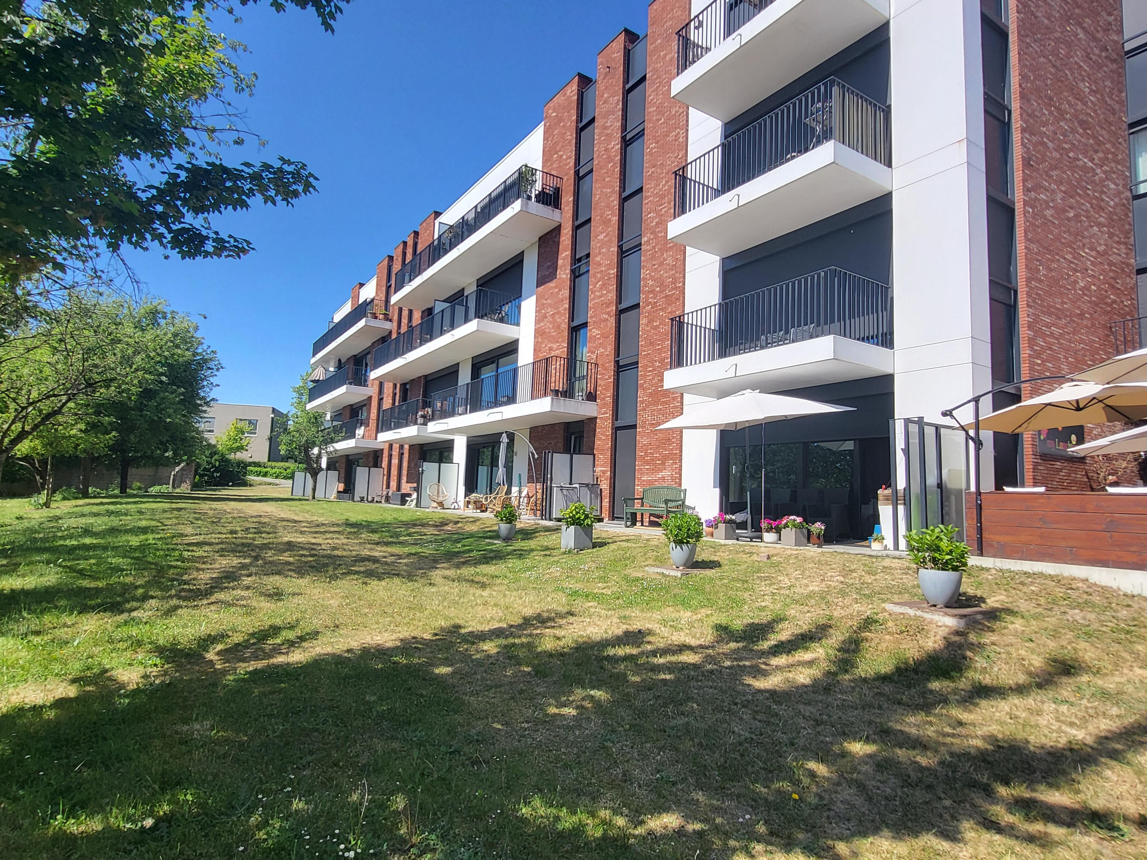 Prachtige assistentiewoning van 70m² met zonnig terras en gemeenschappelijke tuin, veel lichtinval! Ideale investering, verhuurd aan 26,21€/ dag.  foto 16