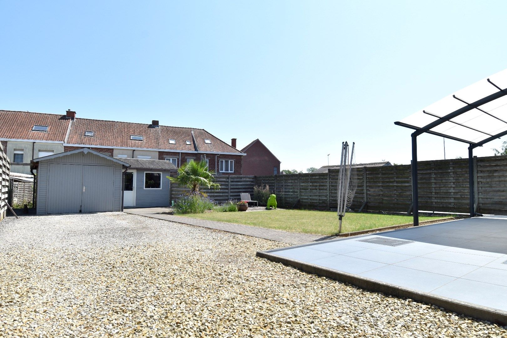 Instapklare HOB met 4 slaapkamers, 2 garages en een mooi stukje te tuin te koop in Lauwe foto 15
