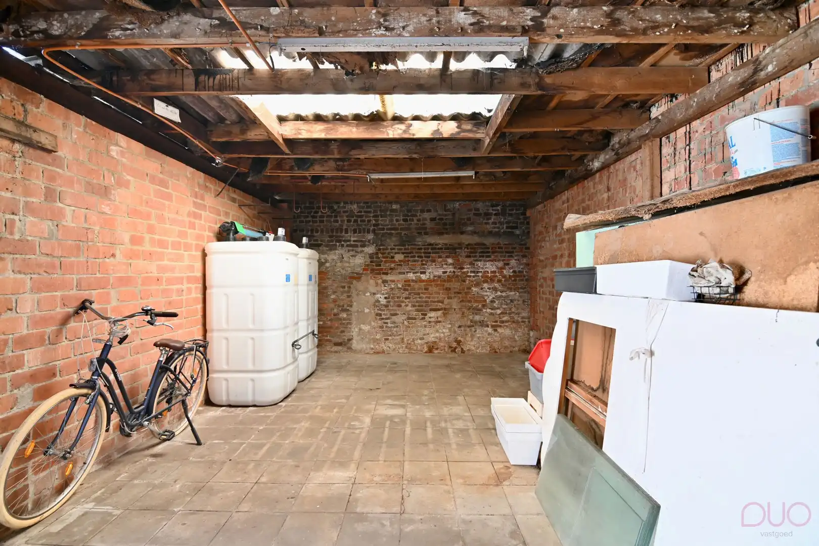 Polyvalent handelshuis met woonst vlakbij het Sint-Trudo Ziekenhuis foto 8