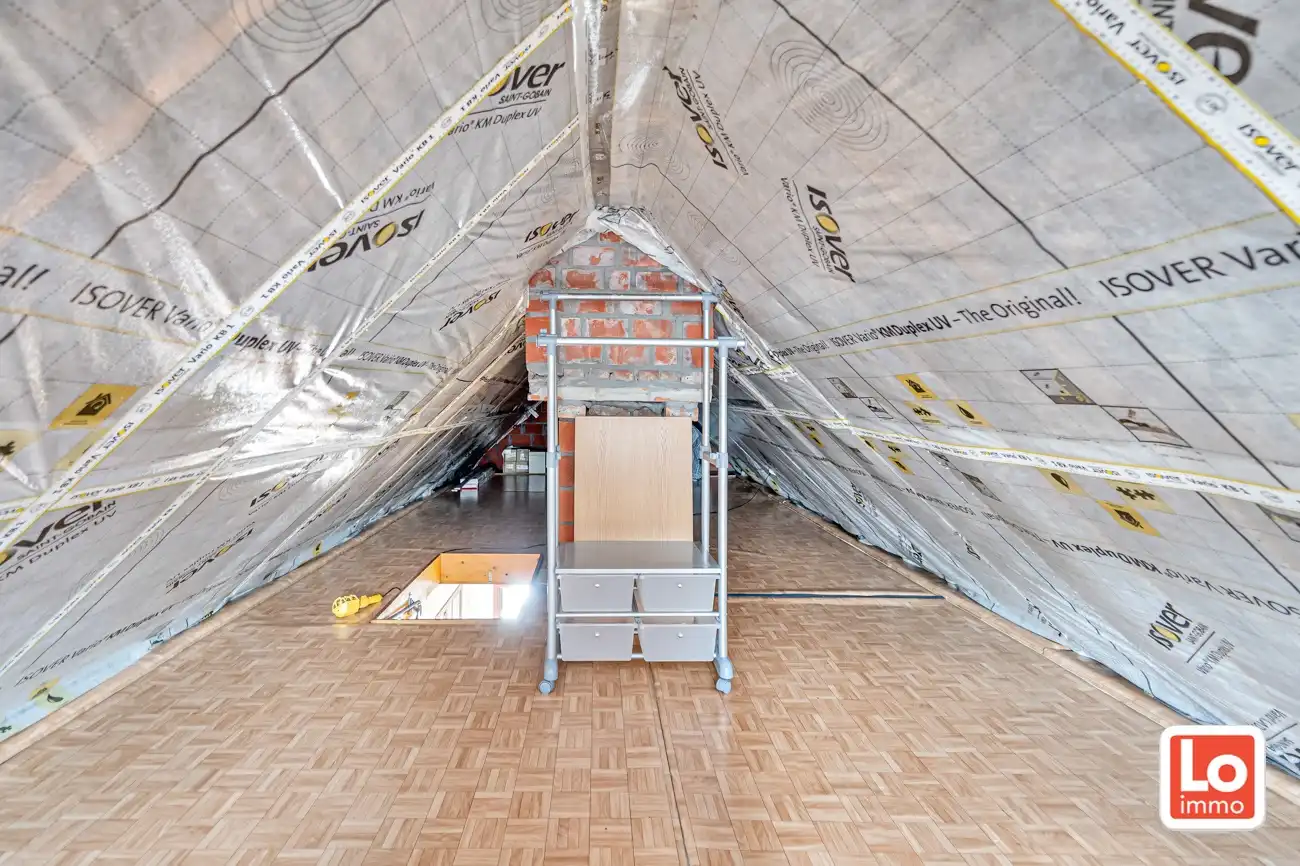 VERKOCHT! Instapklare open woning met inpandige garage op een rustige en residentiële ligging in Sint-Amandsberg, vlakbij Gent! foto 16