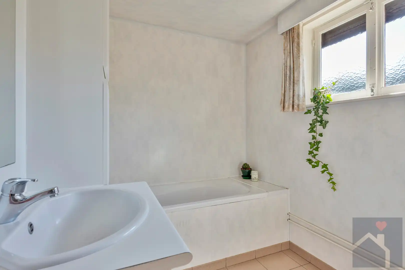 Charmante woning met karakter en renovatiemogelijkheden foto 18