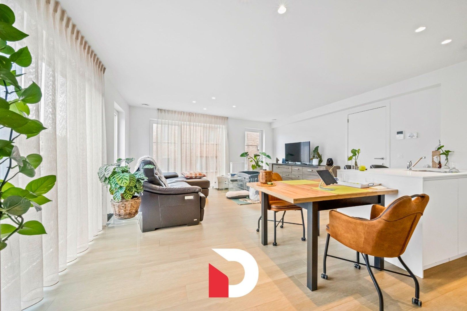 Instapklaar hoekappartement met 2 slk label A en ruim terras centrum Brugge foto 4