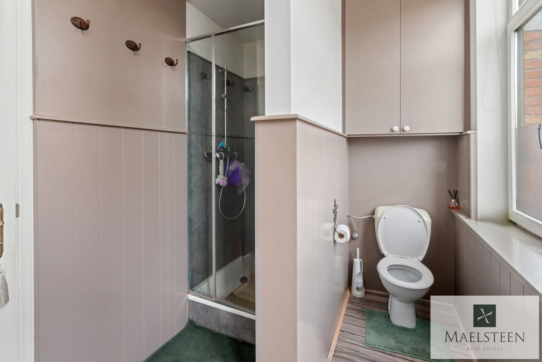 Instapklare trapgevelwoning, gelegen in Brugge centrum foto 14